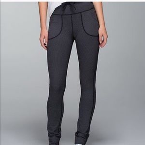 Lululemon tie waist legging with pockets